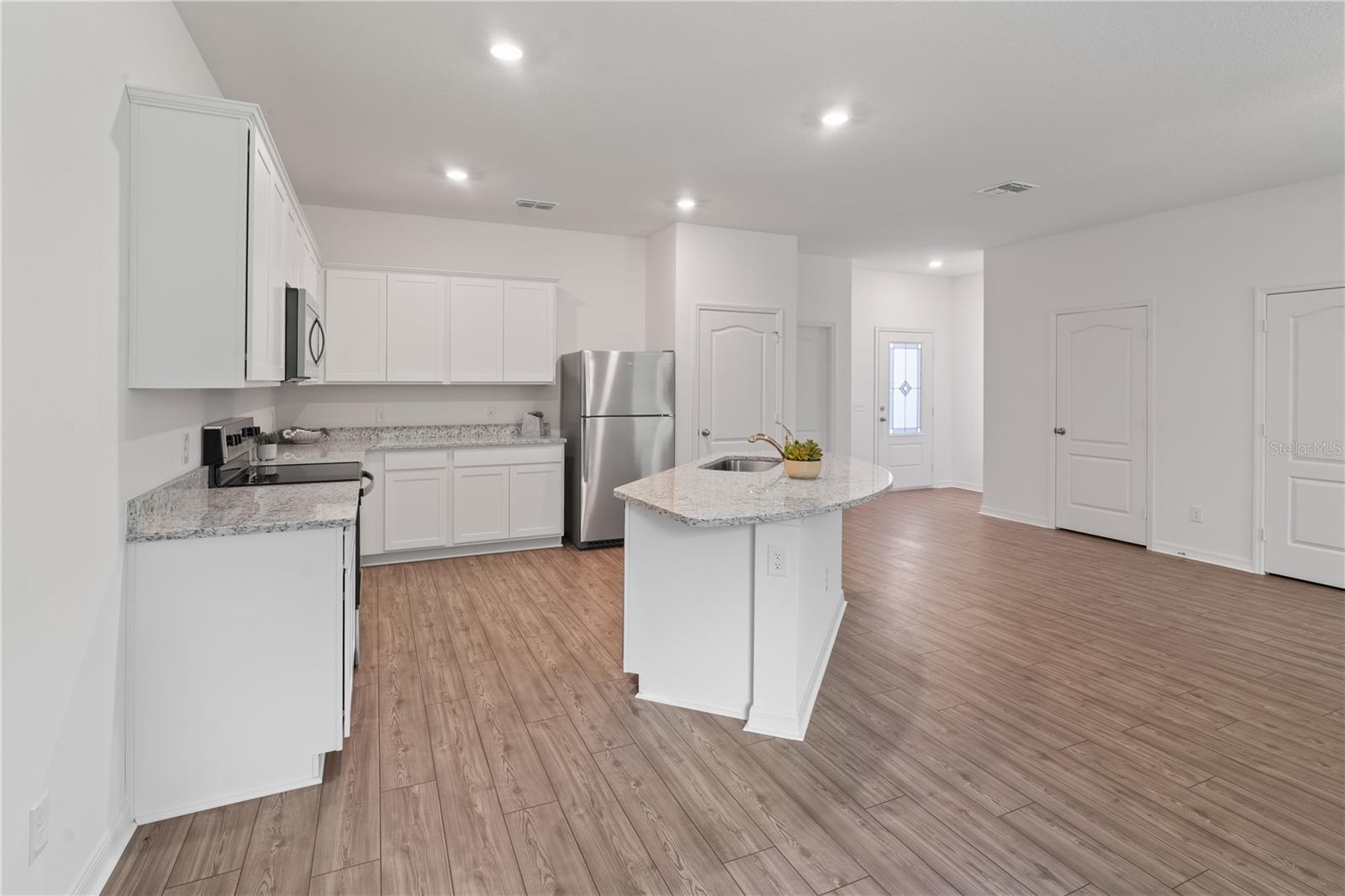 Image 7 of 19 For 567 Bay Leaf Drive