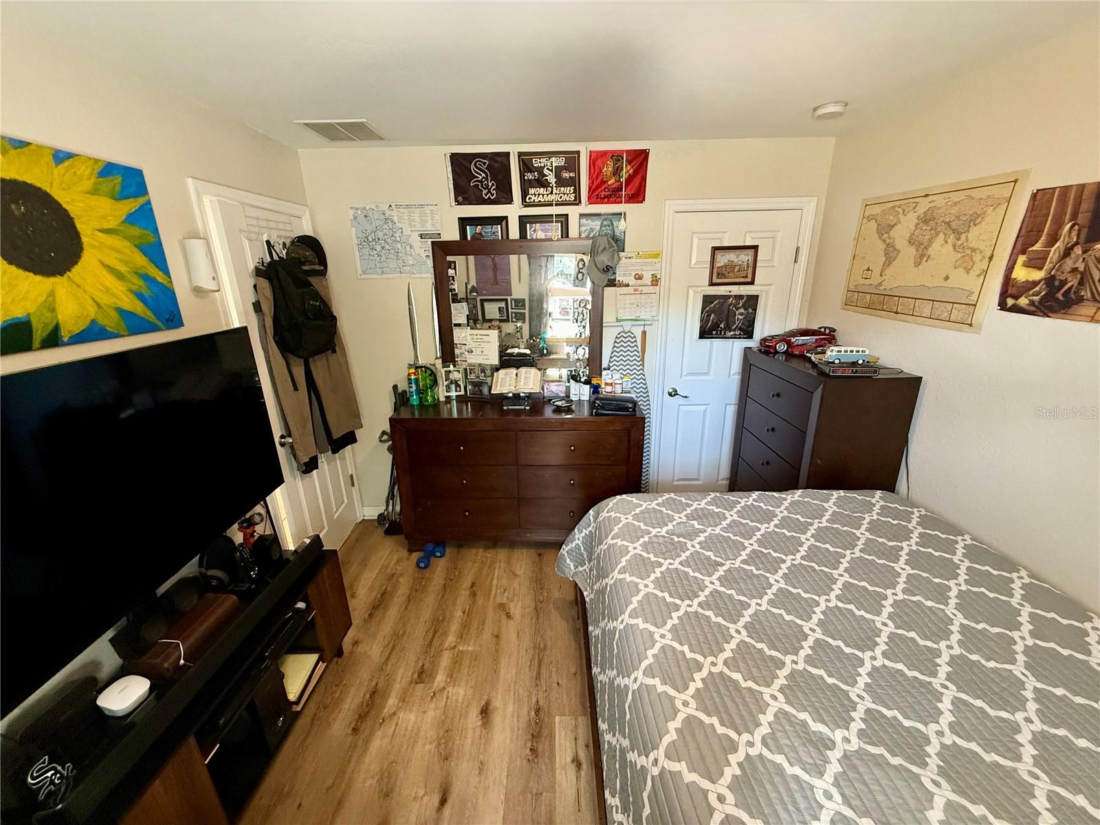 Listing photo id 10 for 313 Oak Street