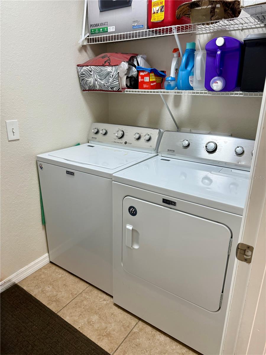 Listing photo id 11 for 313 Oak Street