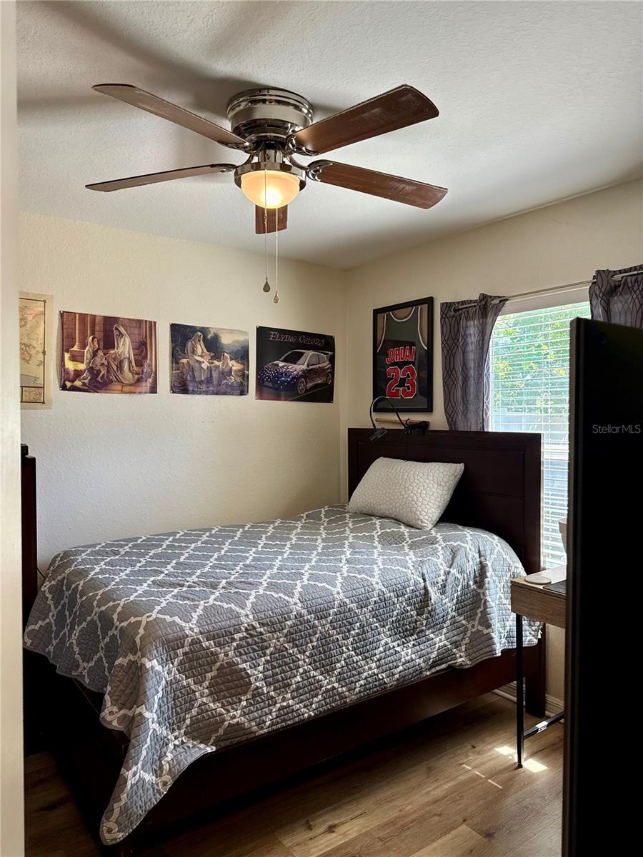 Listing photo id 15 for 313 Oak Street