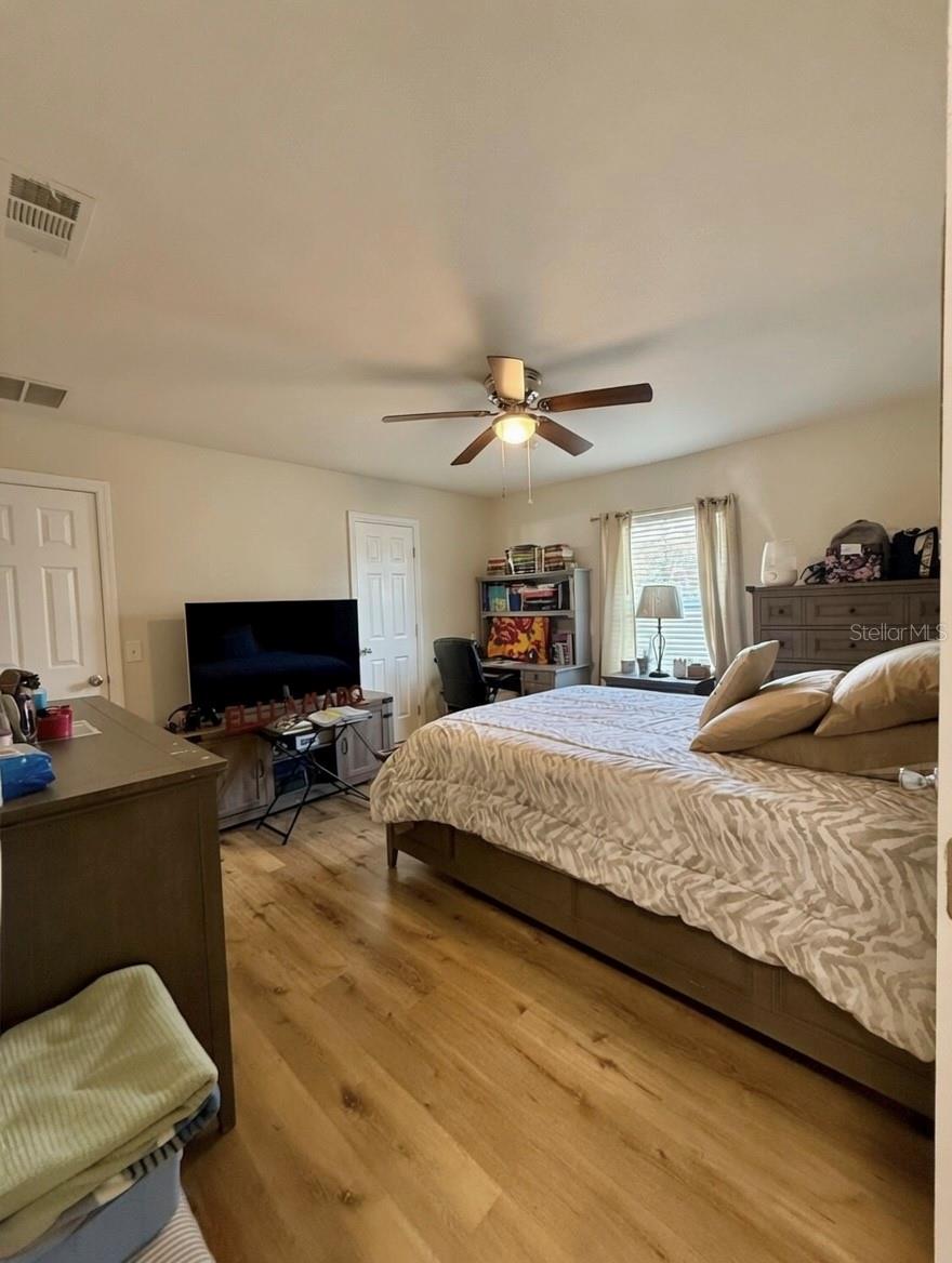 Listing photo id 0 for 313 Oak Street