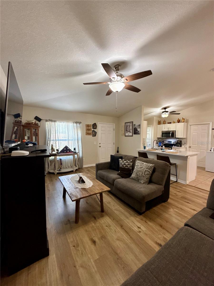 Listing photo id 18 for 313 Oak Street