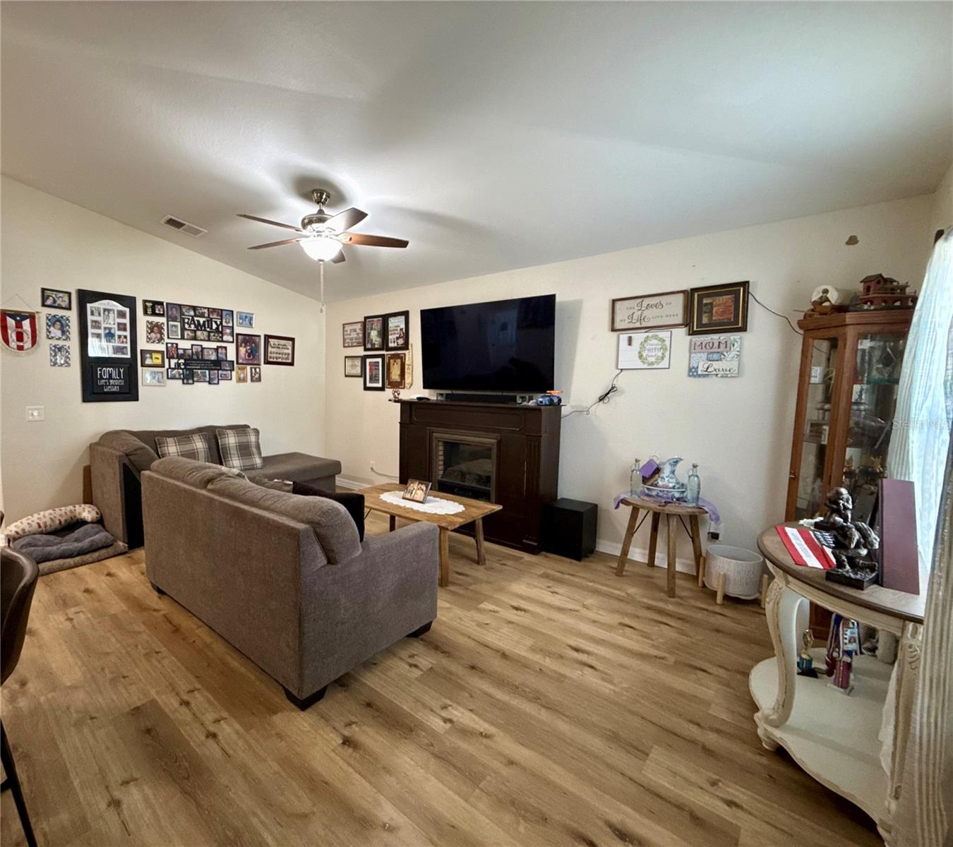 Listing photo id 19 for 313 Oak Street