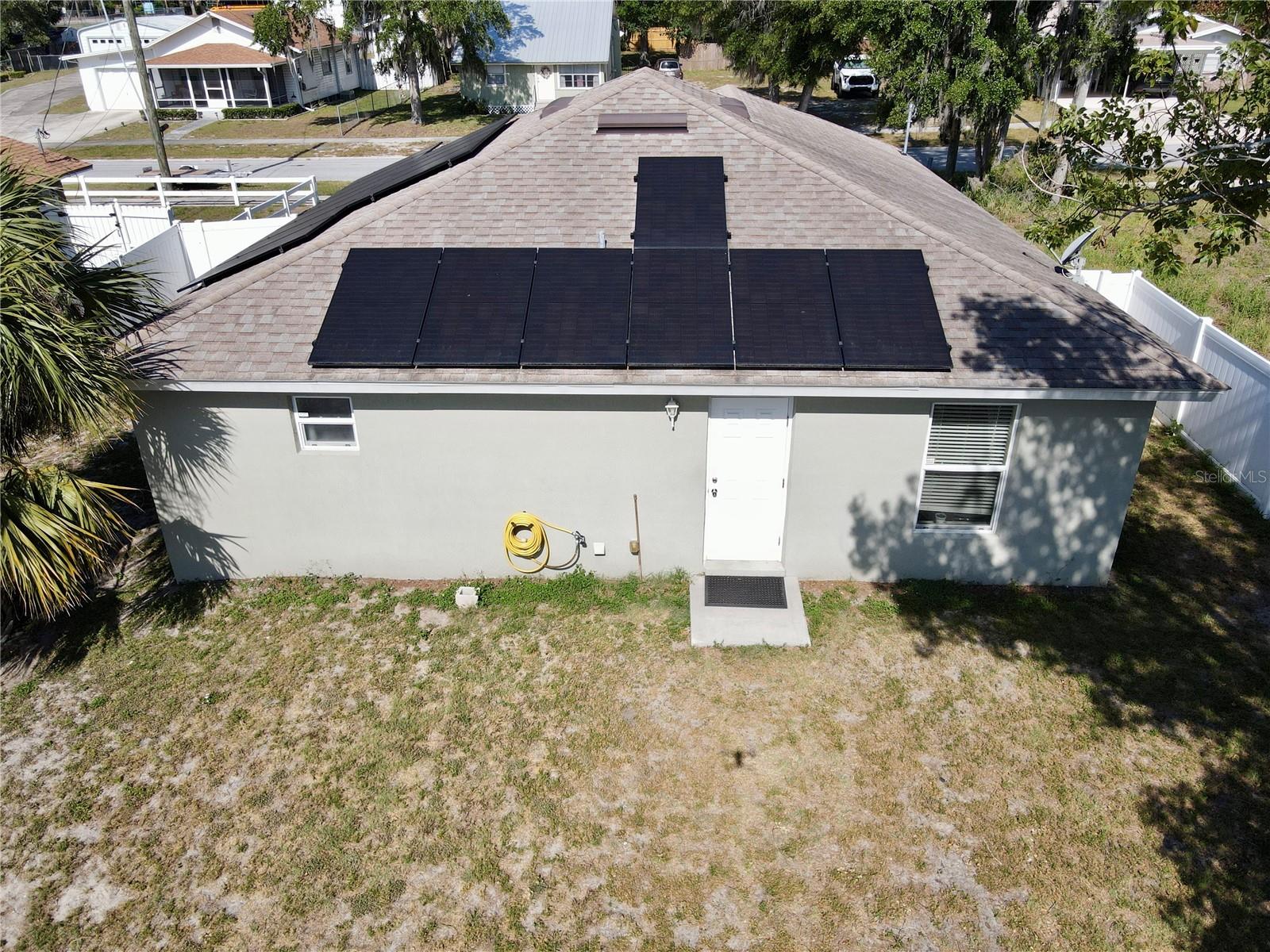Listing photo id 28 for 313 Oak Street