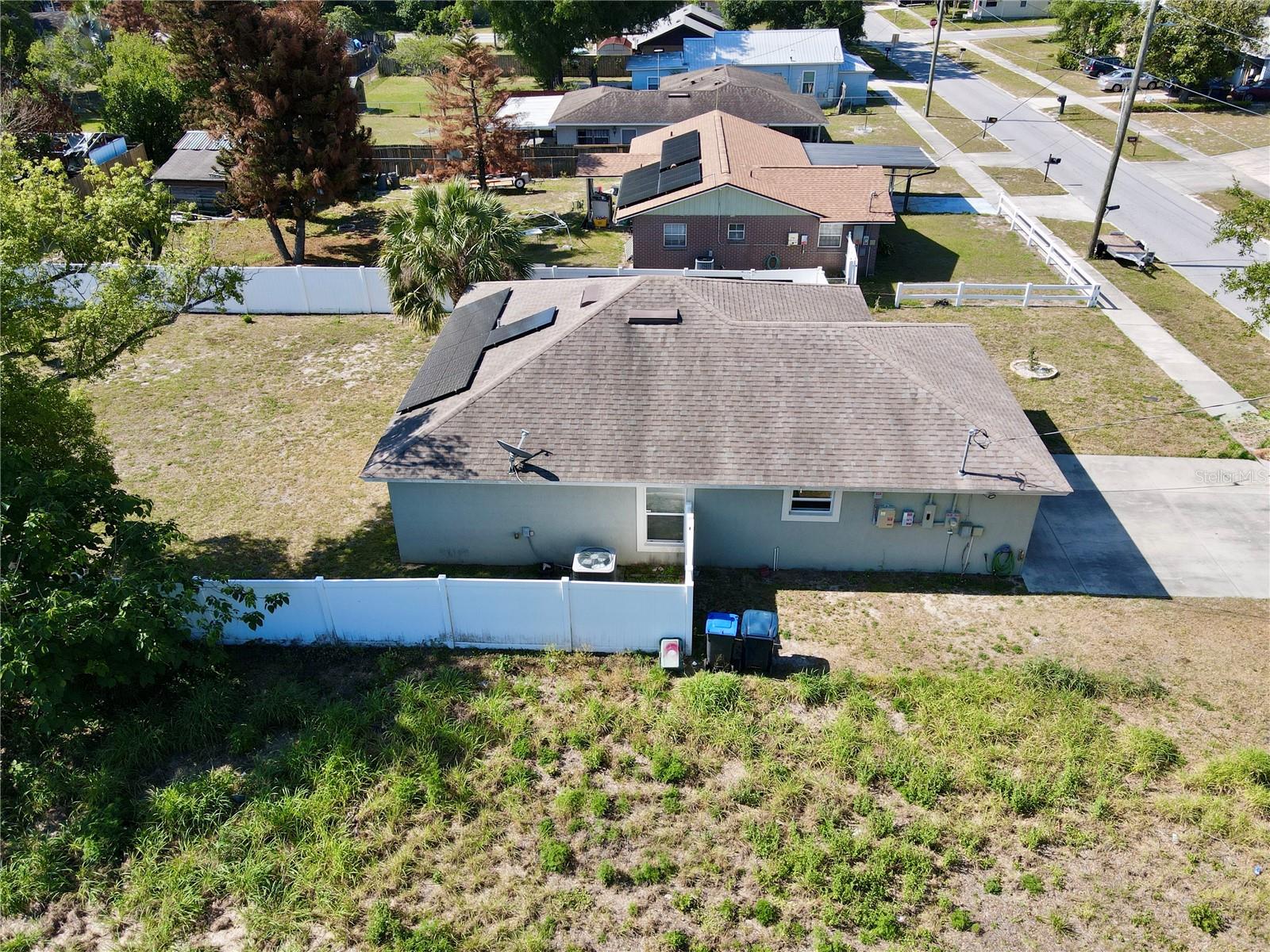 Listing photo id 30 for 313 Oak Street