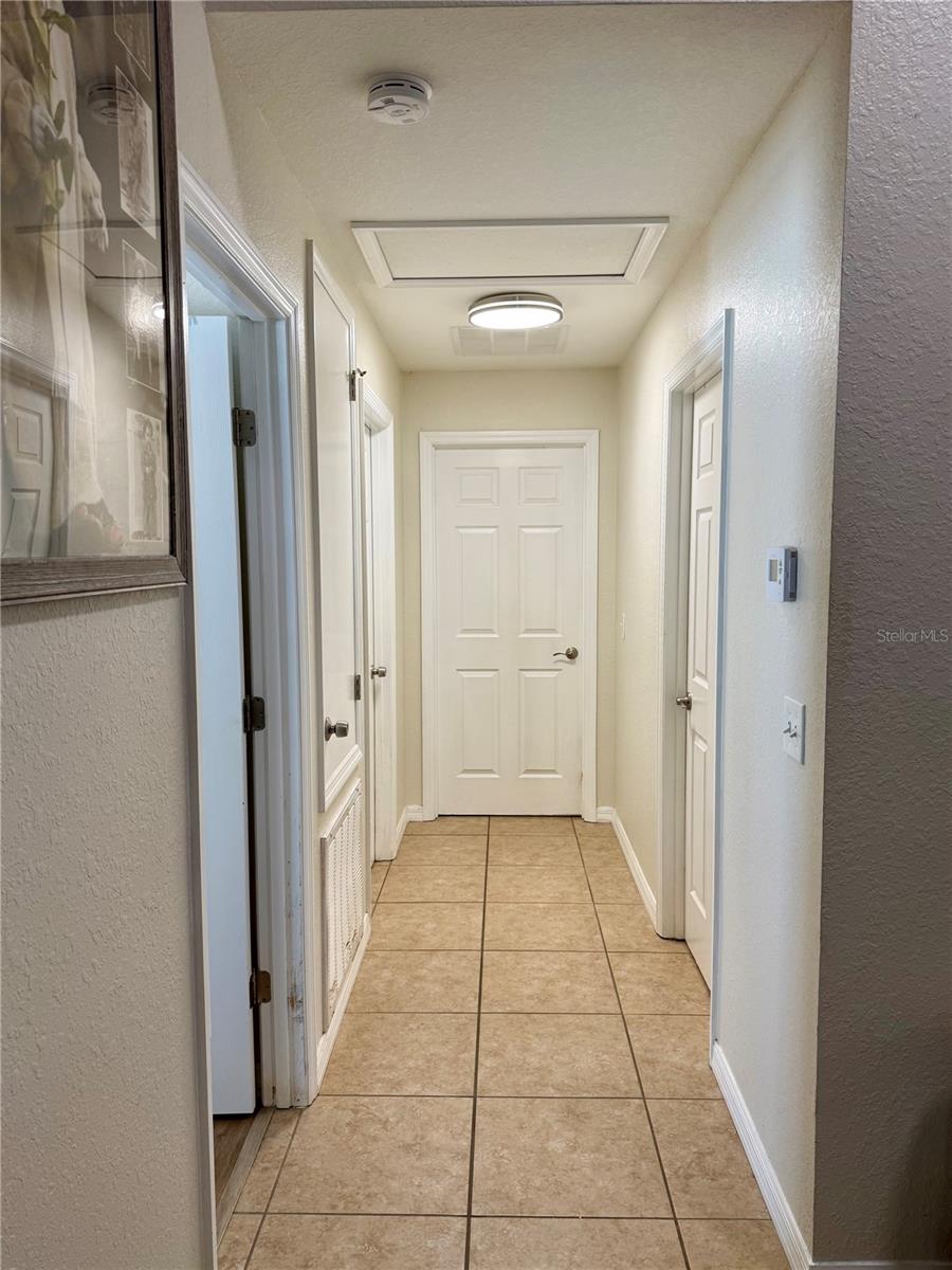 Listing photo id 5 for 313 Oak Street