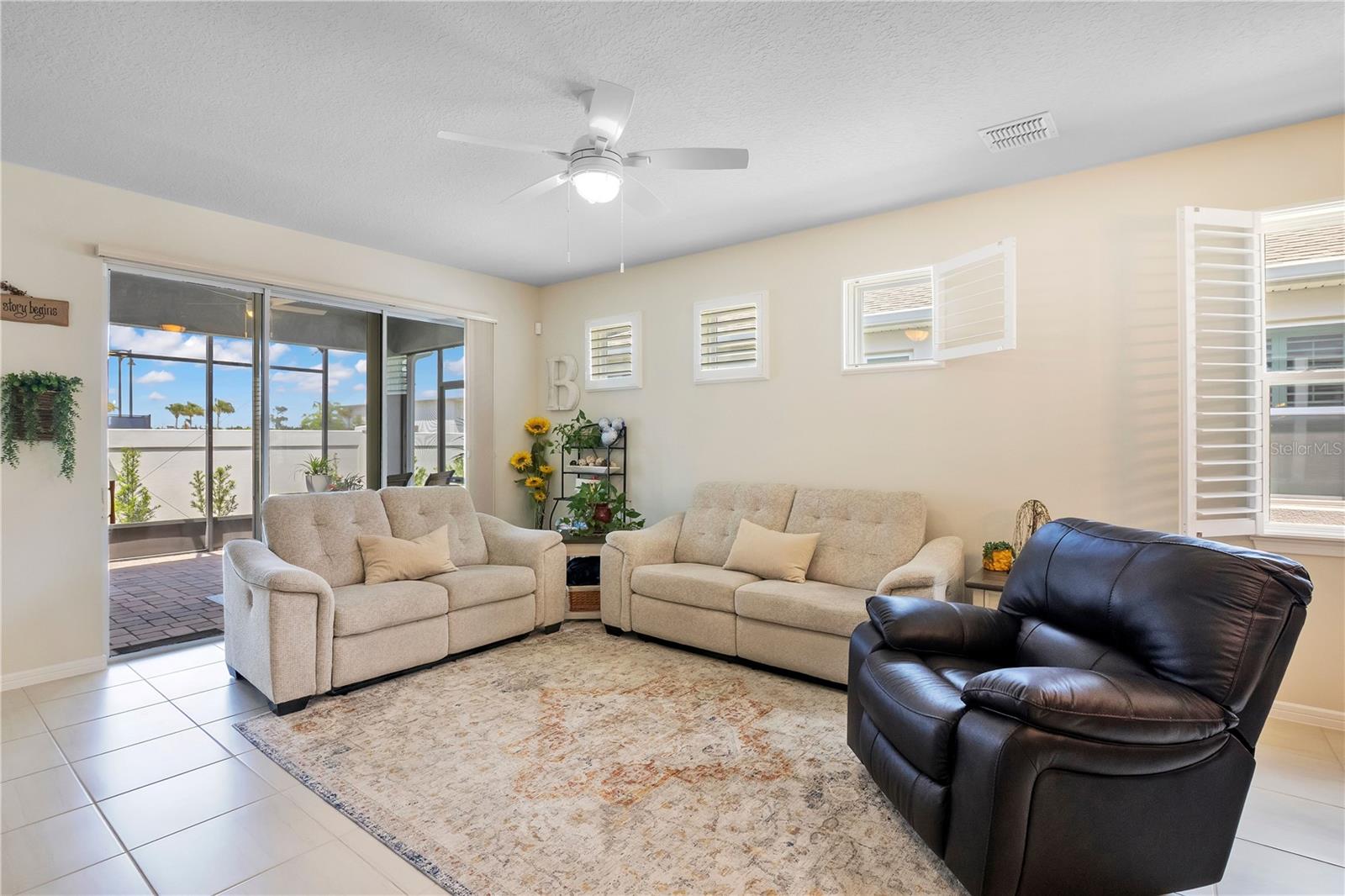 Image 13 of 40 For 15157 Aqua Sol Lane