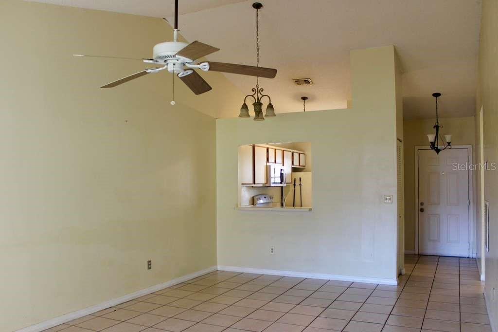 Image 13 of 37 For 108 Creekside Way