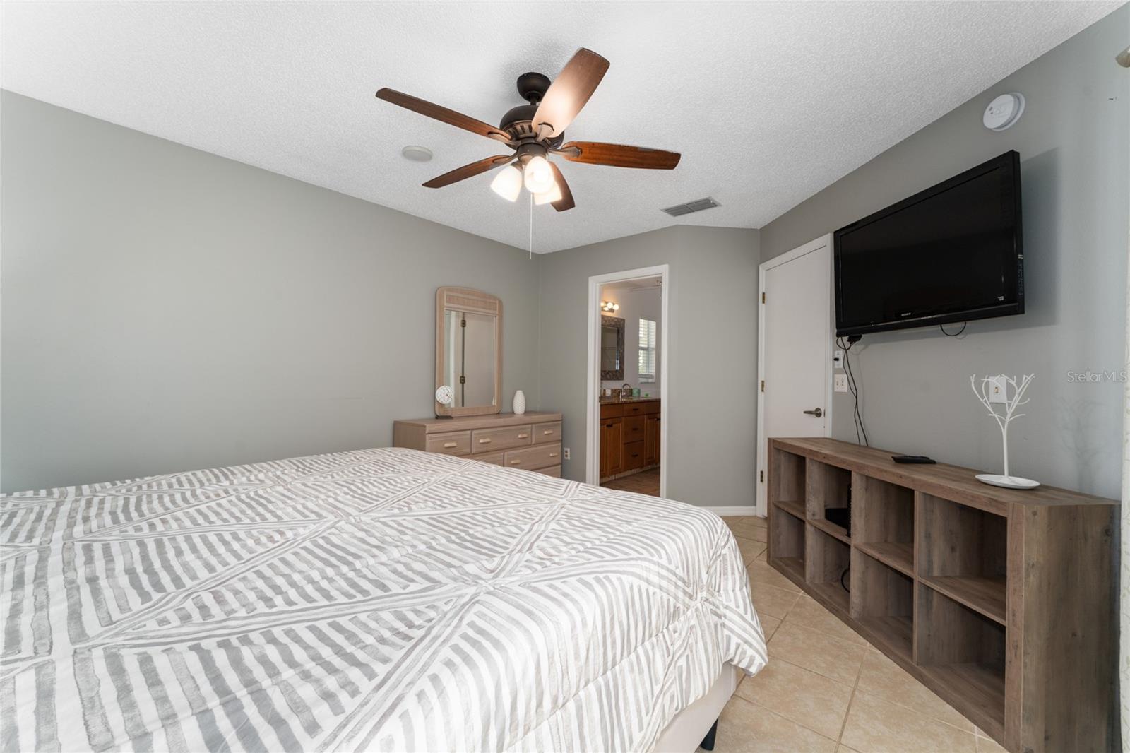 Image 11 of 47 For 125 Allison Avenue