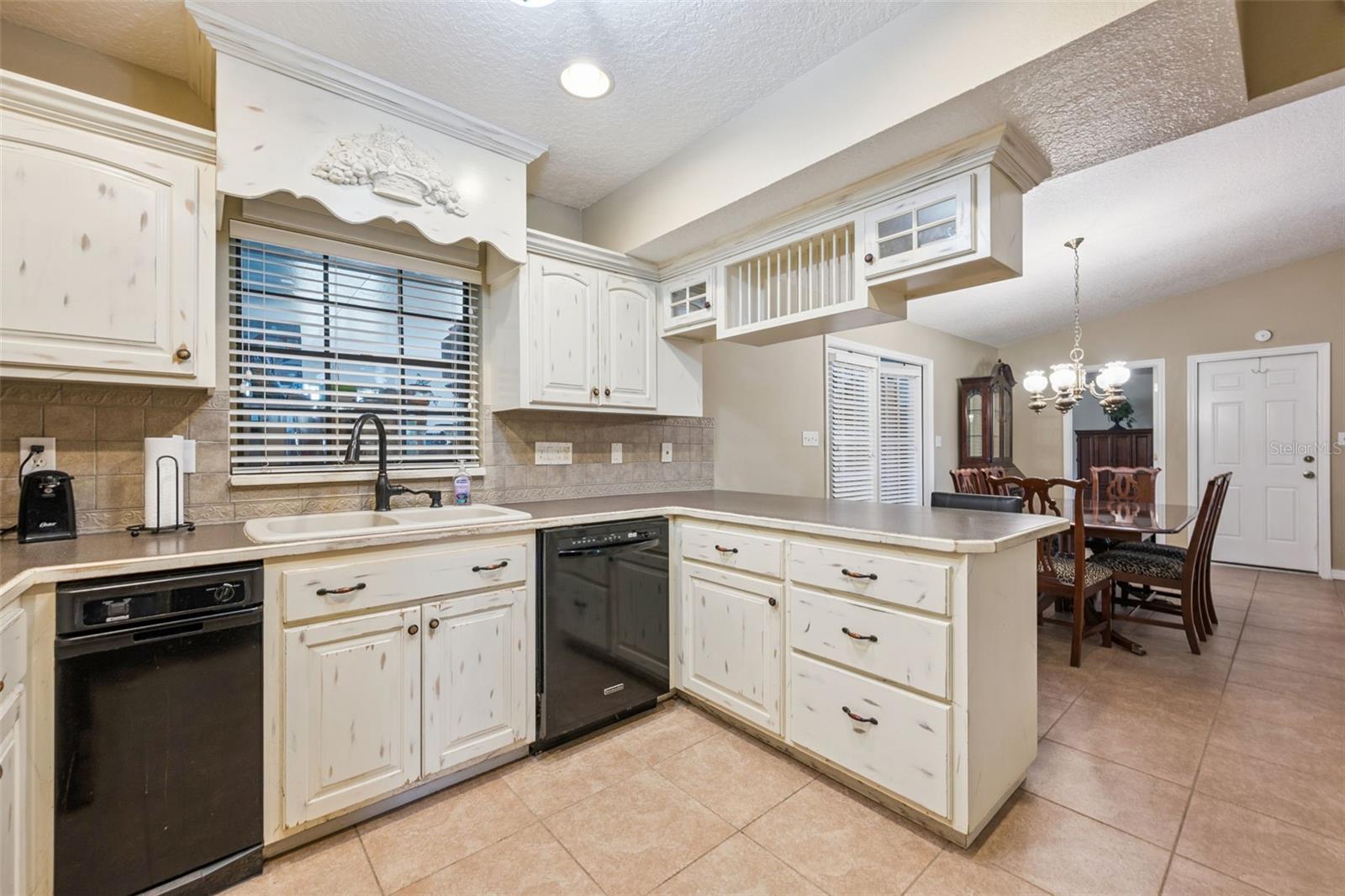 Image 11 of 34 For 1081 Salsona Avenue