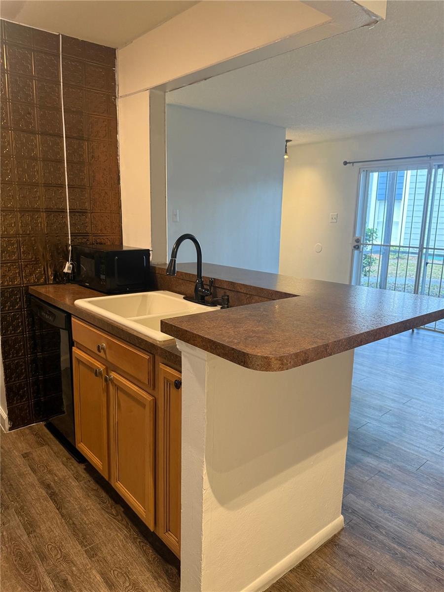 Image 4 of 27 For 3827 Bay Club Cir  103