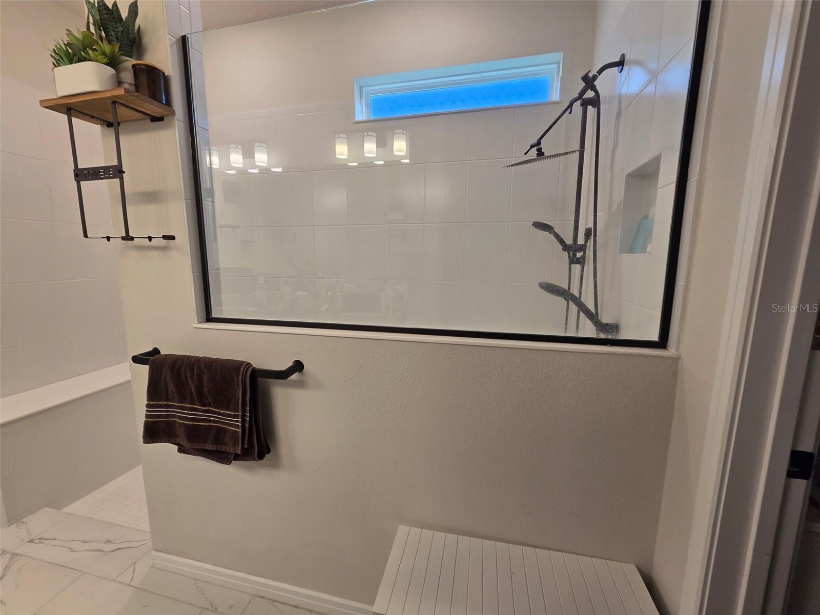 Listing photo id 15 for 12919 Willow Grove Drive