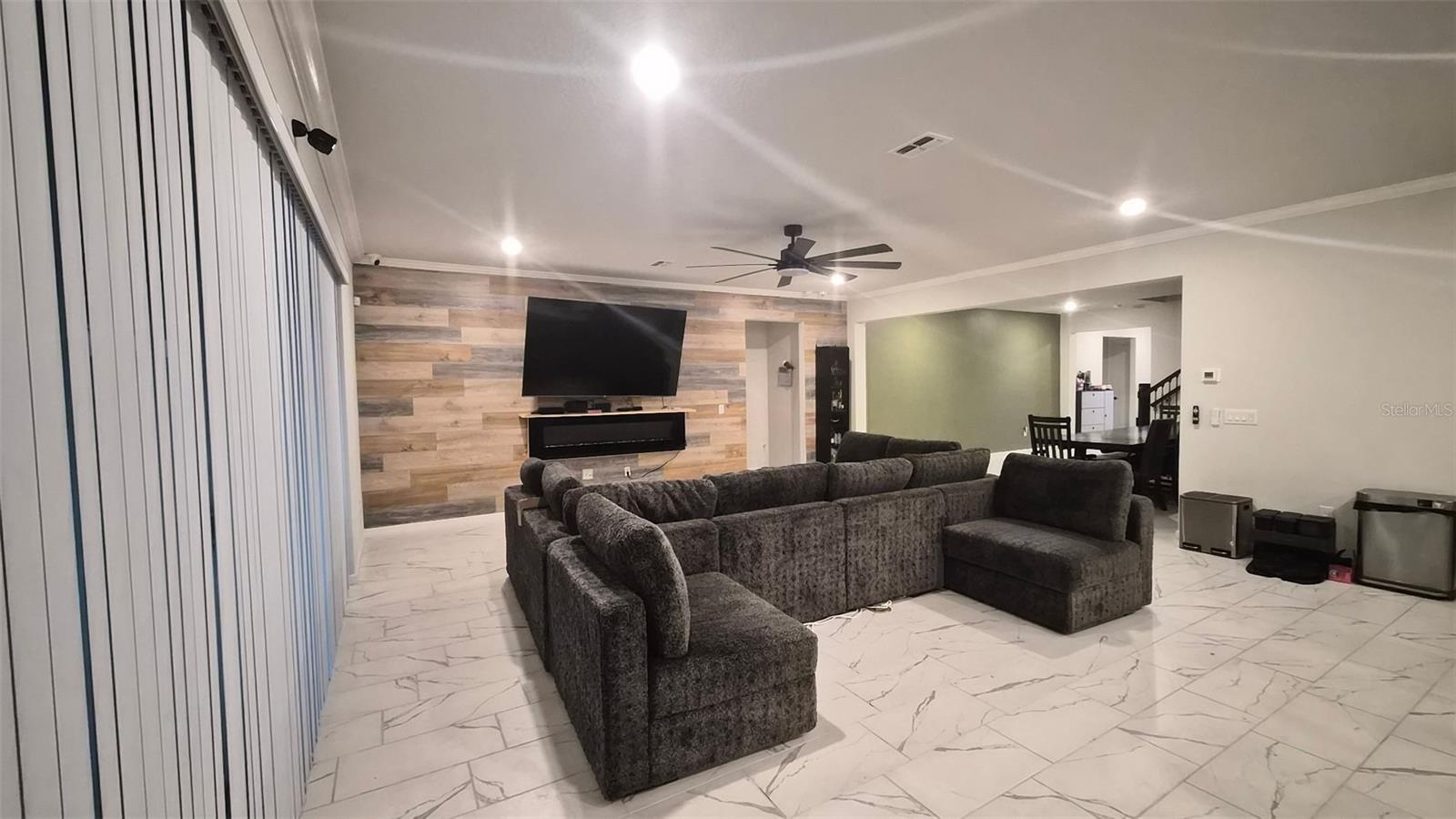 Listing photo id 1 for 12919 Willow Grove Drive