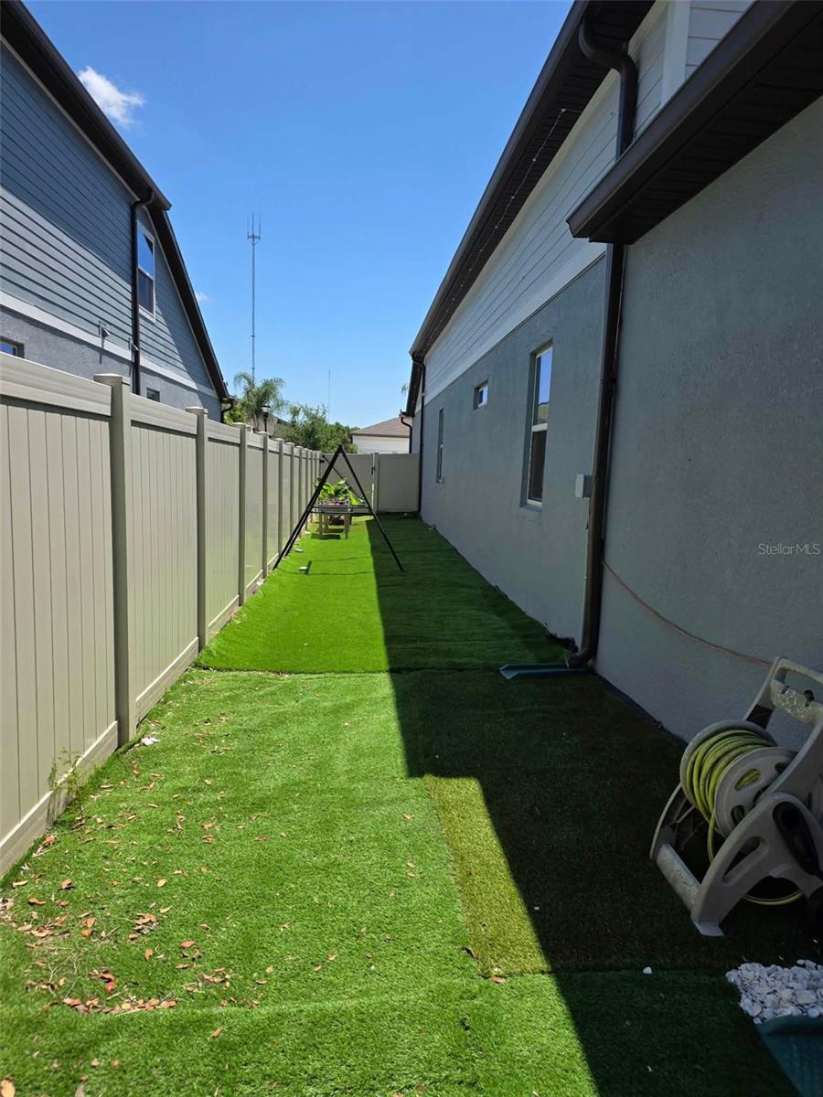 Listing photo id 53 for 12919 Willow Grove Drive