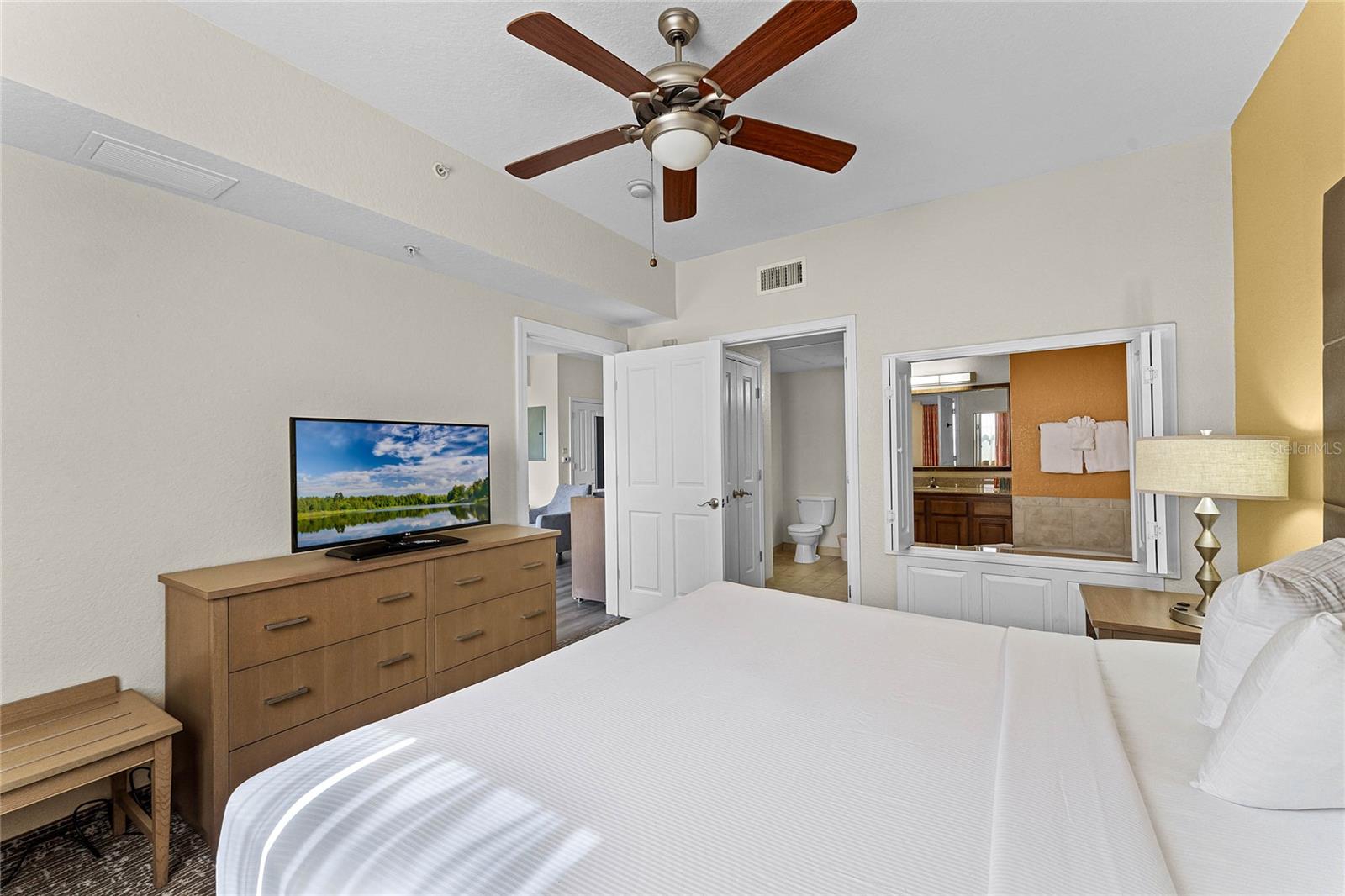 Image 21 of 38 For 12544 Floridays Resort Drive 506-b