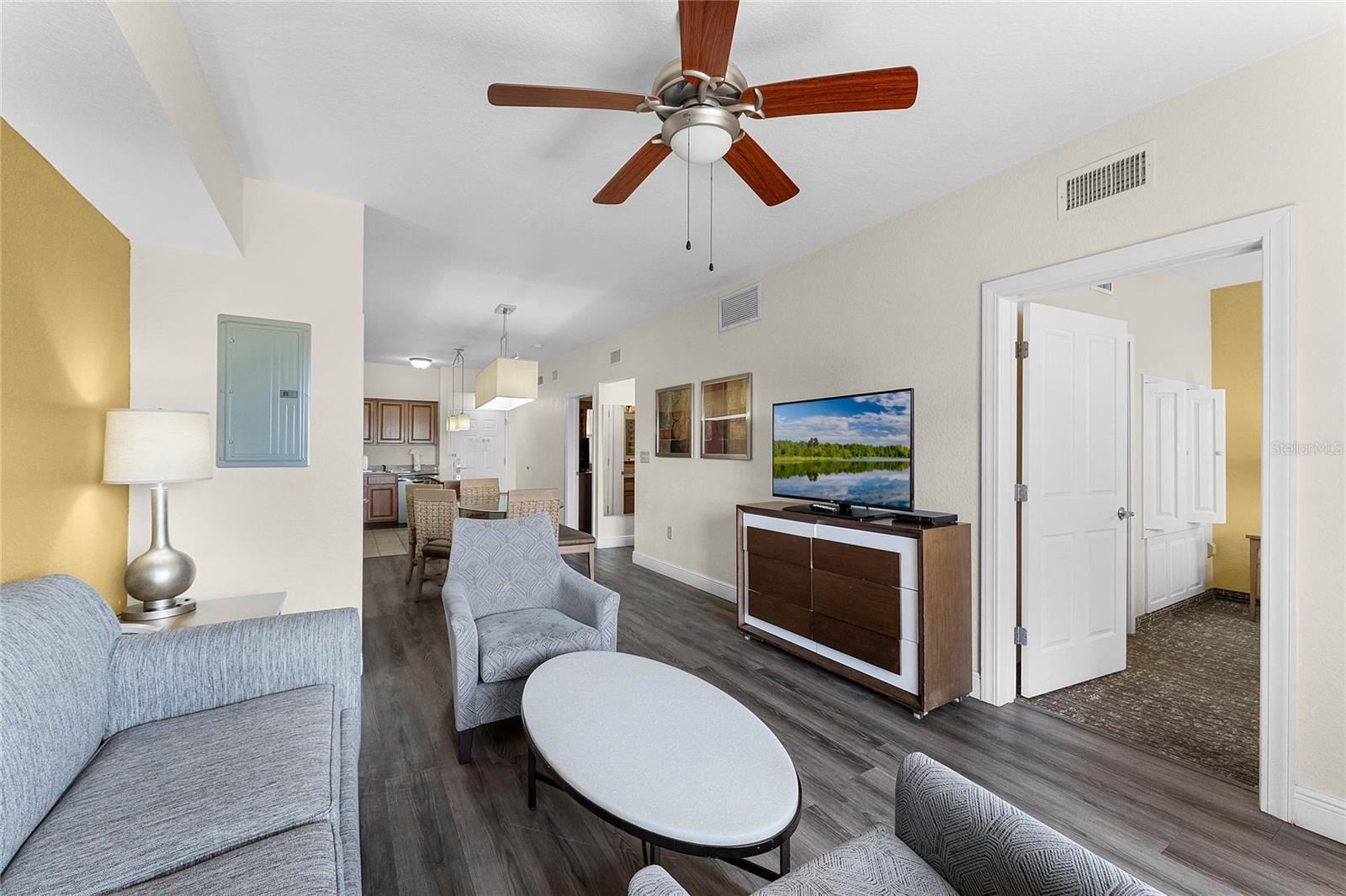 Image 6 of 38 For 12544 Floridays Resort Drive 506-b