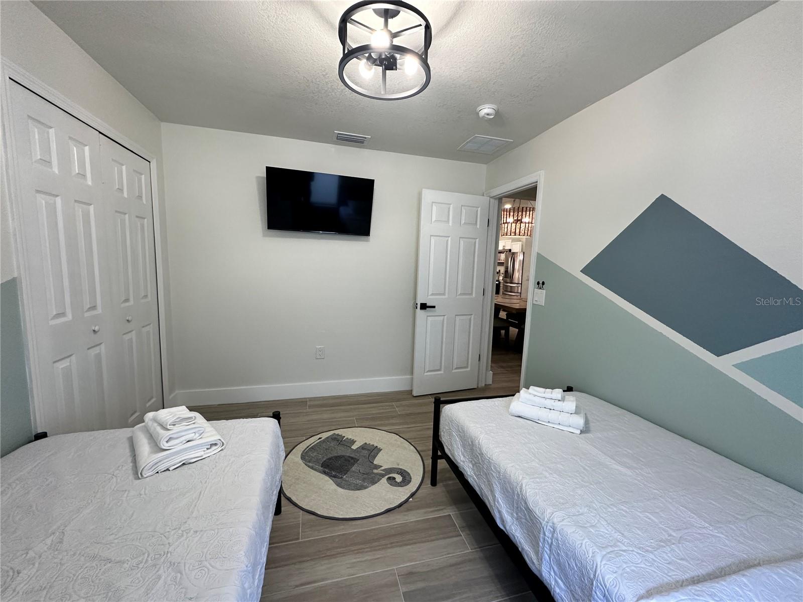 Image 9 of 40 For 17410 Woodcrest Way