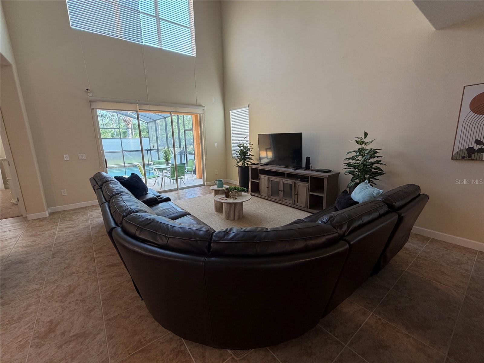 Image 10 of 33 For 8958 Sugar Palm Road