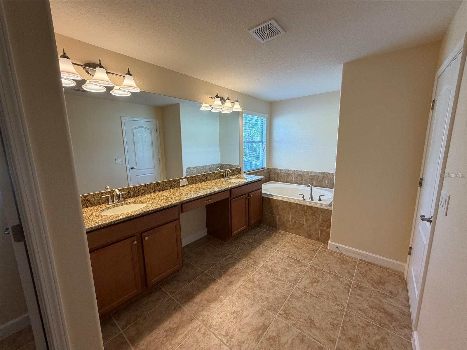 Image 18 of 33 For 8958 Sugar Palm Road