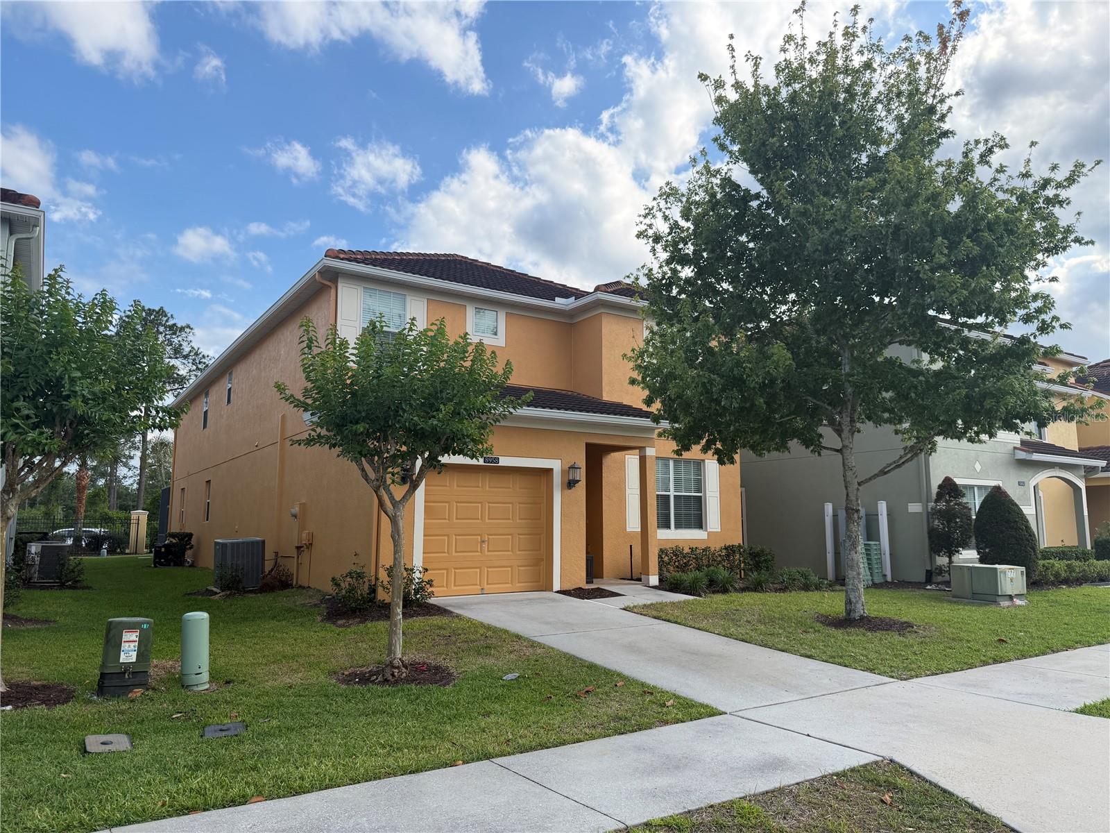 Image 3 of 33 For 8958 Sugar Palm Road