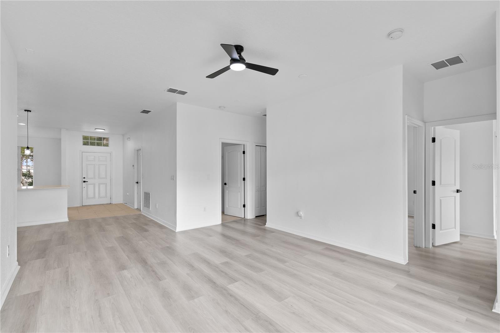 Image 12 of 32 For 4406 Hidden Meadow Drive