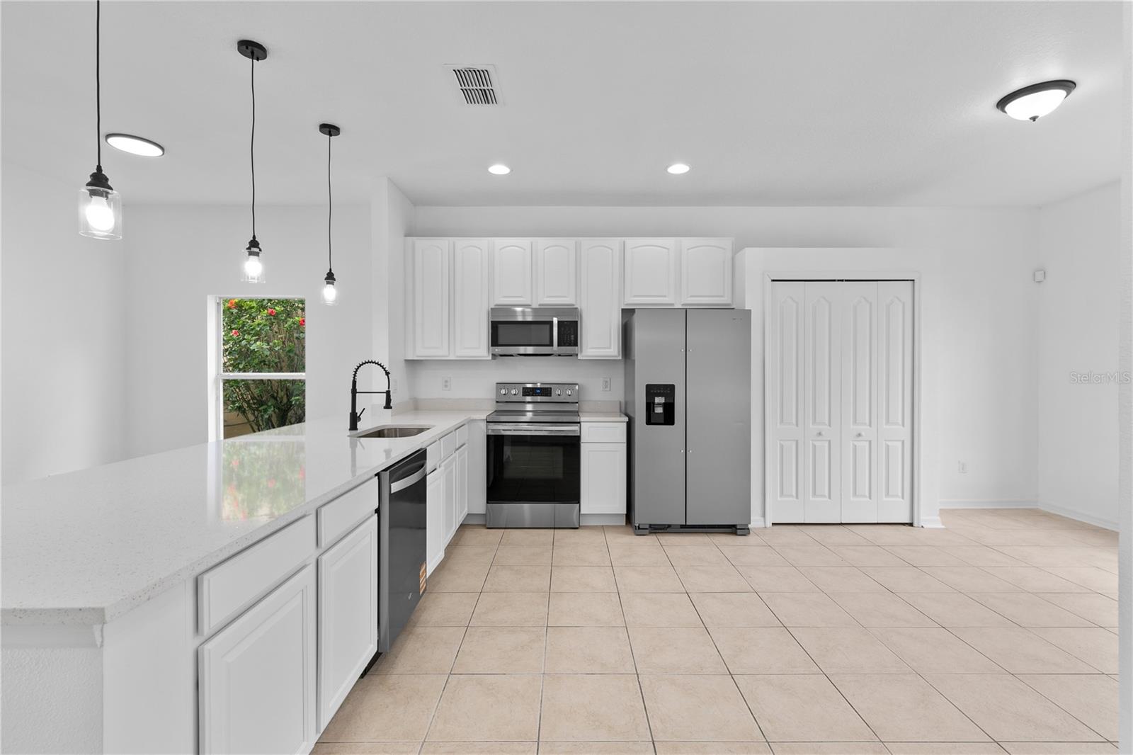 Image 9 of 32 For 4406 Hidden Meadow Drive