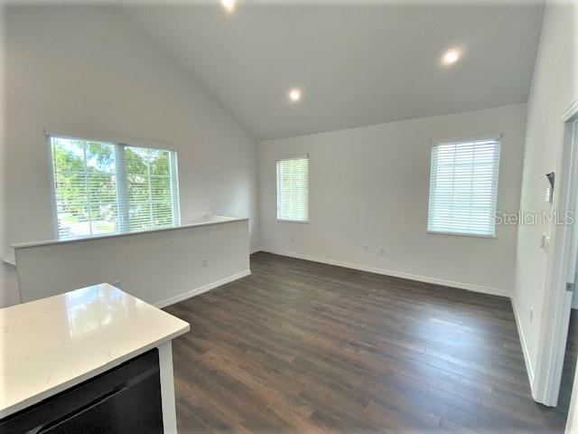 Image 3 of 15 For 1128 Rush Street B