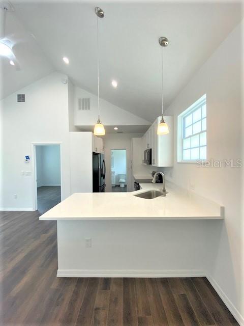 Image 5 of 15 For 1128 Rush Street B