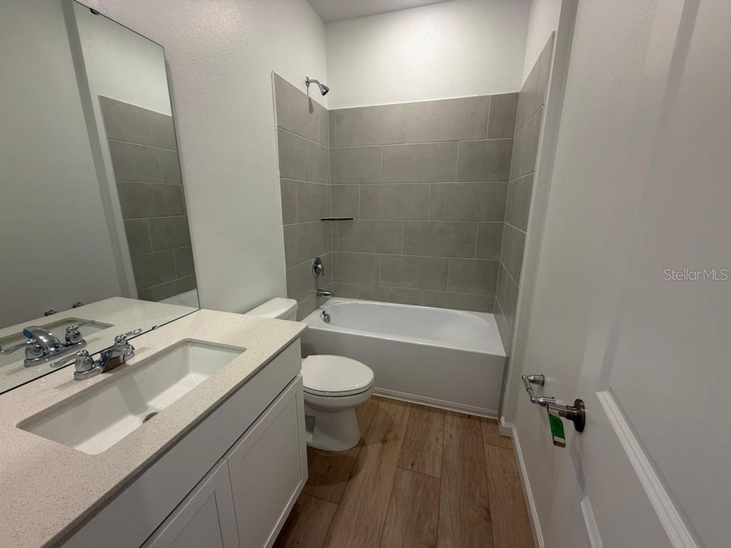 Image 11 of 13 For 4371 Vibernum Avenue A