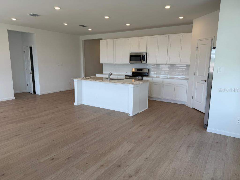 Image 3 of 13 For 4371 Vibernum Avenue A