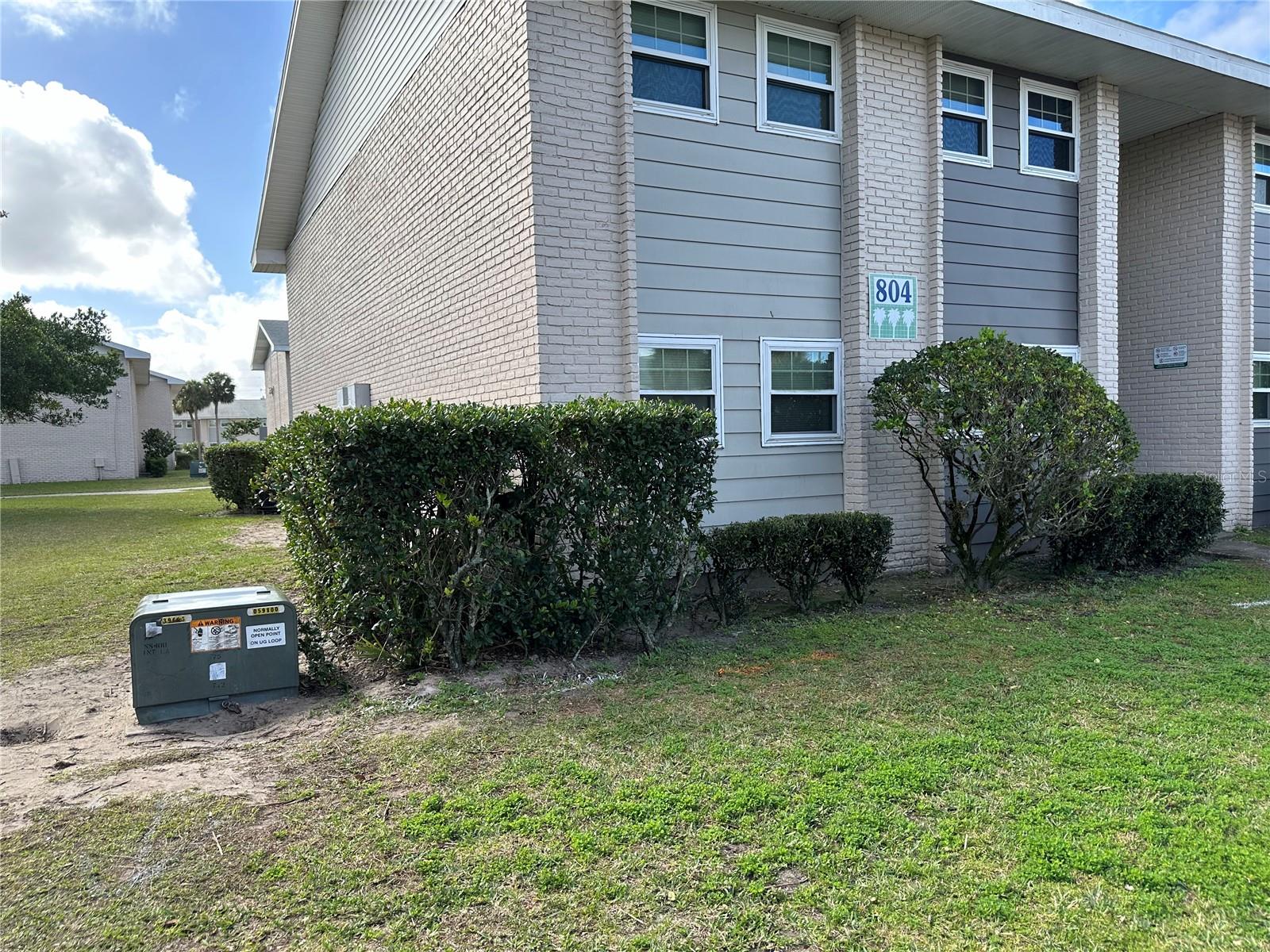 Image 3 of 8 For 804 Sky Lake Circle B