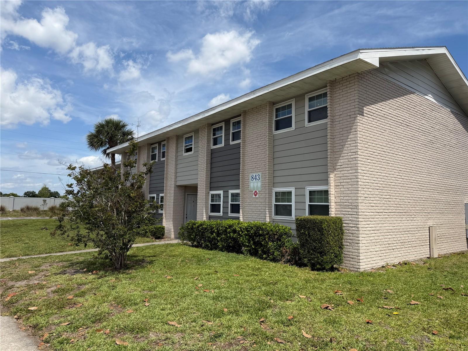 Image 3 of 5 For 843 Sky Lake Circle D