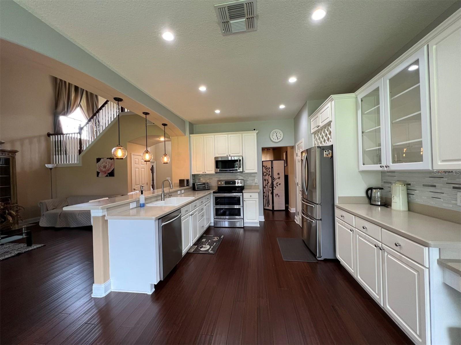 Image 4 of 31 For 1565 The Oaks Boulevard