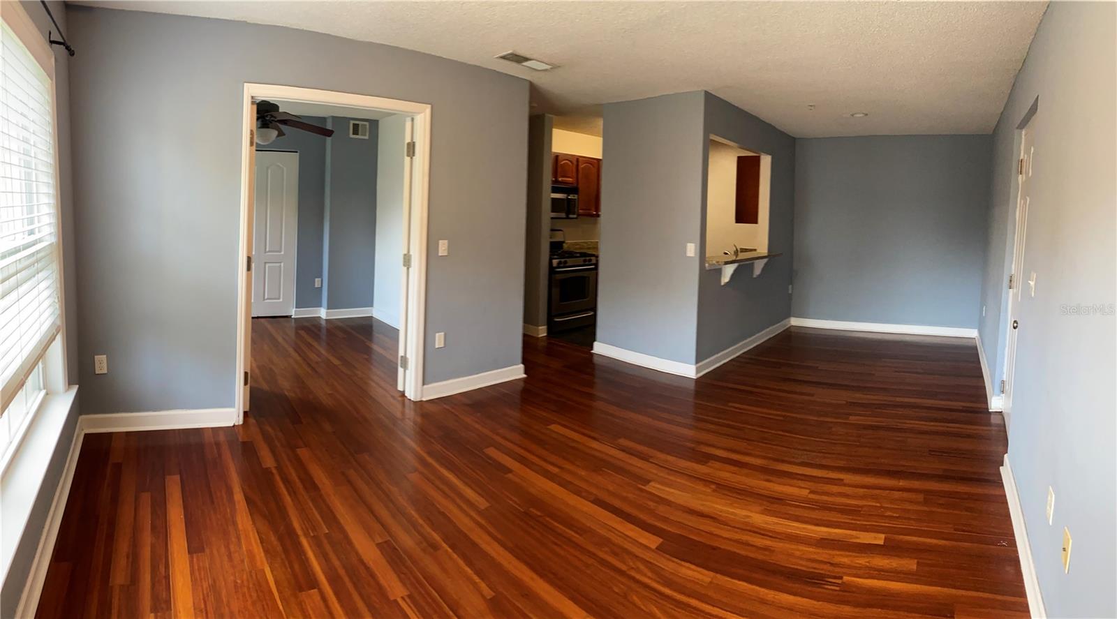 Image 3 of 11 For 2047 Dixie Belle Drive 2047h