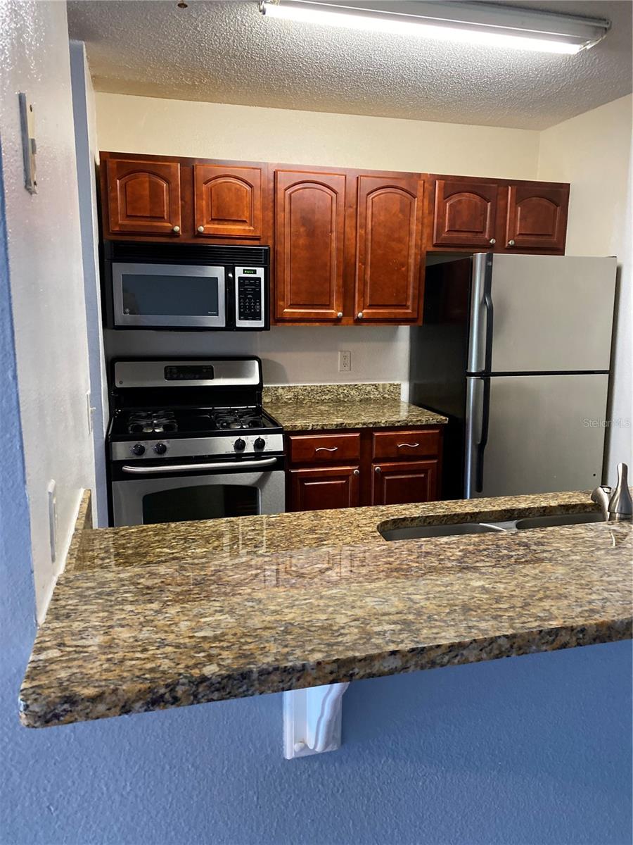 Image 4 of 11 For 2047 Dixie Belle Drive 2047h