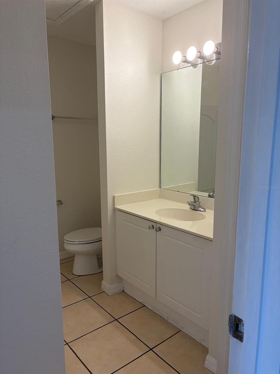 Image 7 of 13 For 2880 Club Cortile Circle B