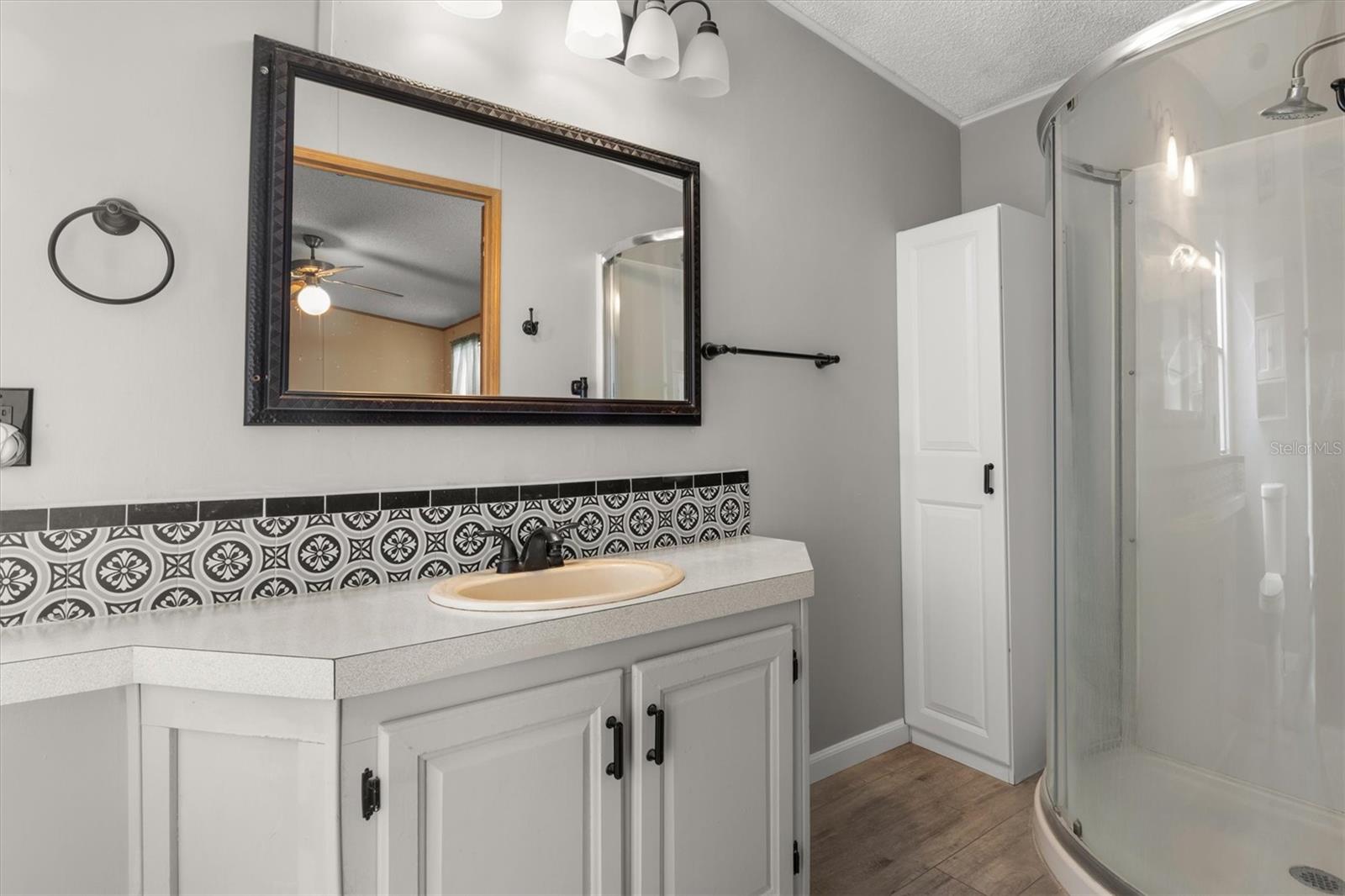 Image 19 of 40 For 347 Edgewood Boulevard