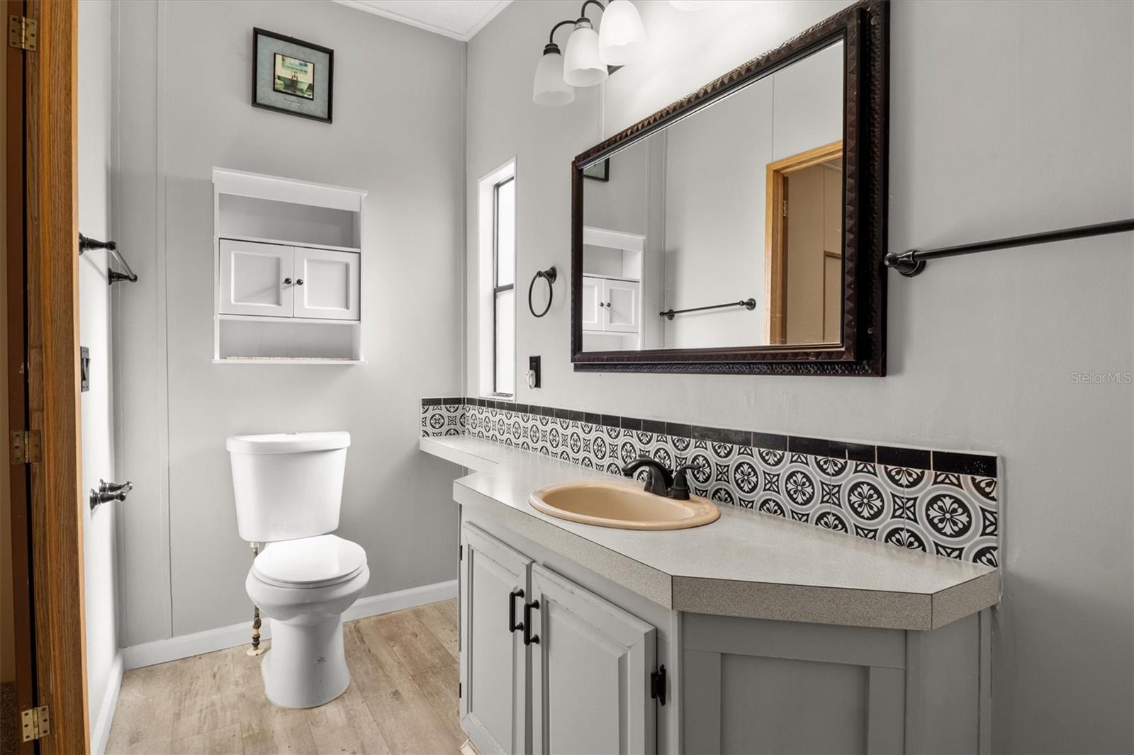 Image 20 of 40 For 347 Edgewood Boulevard