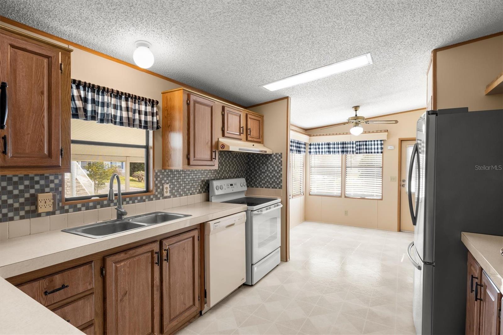 Image 4 of 40 For 347 Edgewood Boulevard