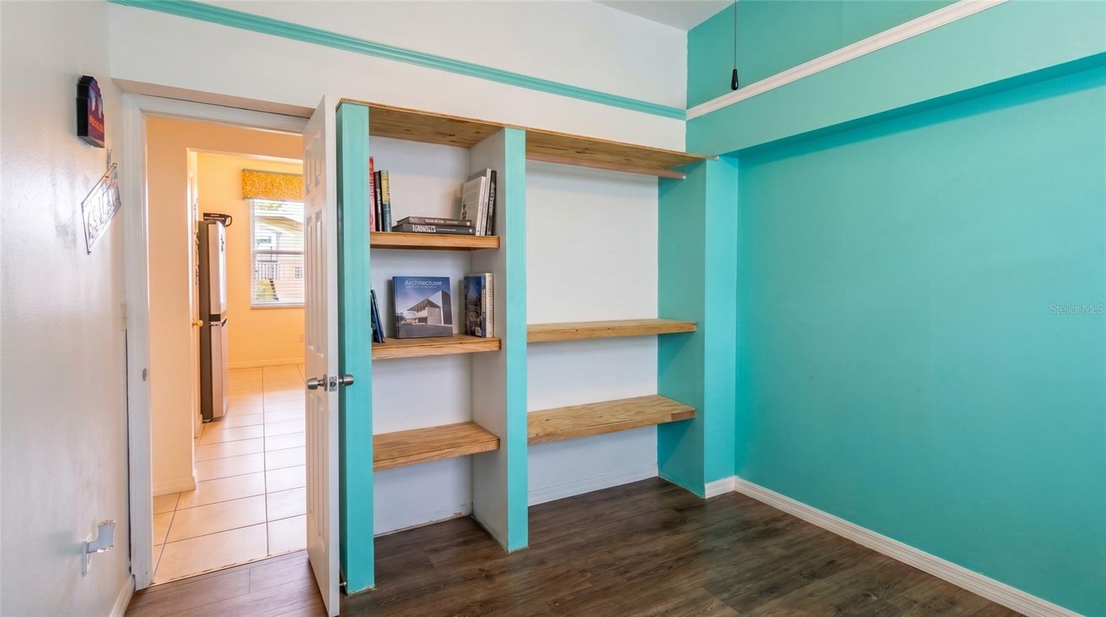 Image 31 of 33 For 2003 Tiptree Circle