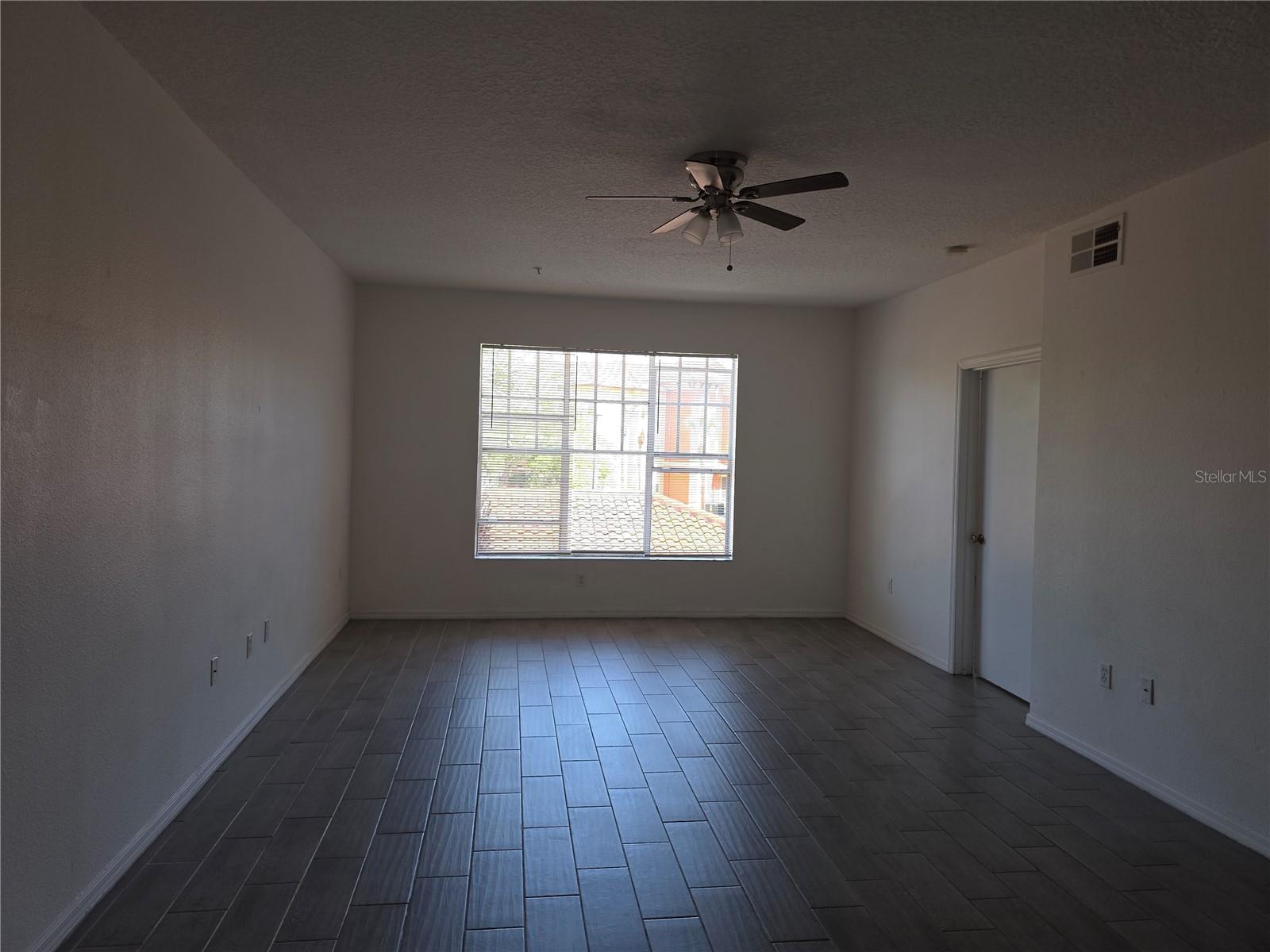 Image 2 of 5 For 5554 Metrowest Boulevard 202
