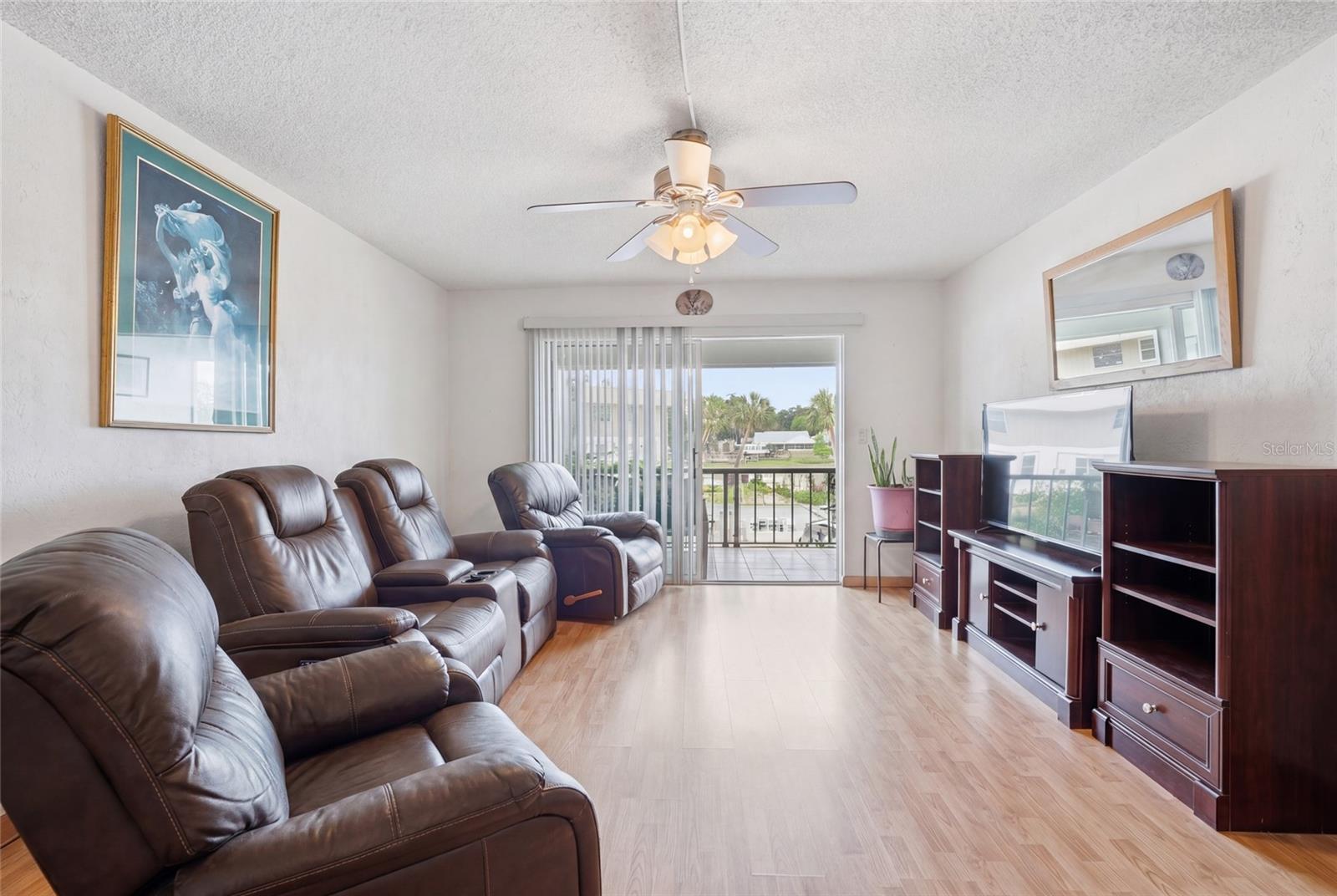 Image 11 of 25 For 404 Orlando Avenue 11b