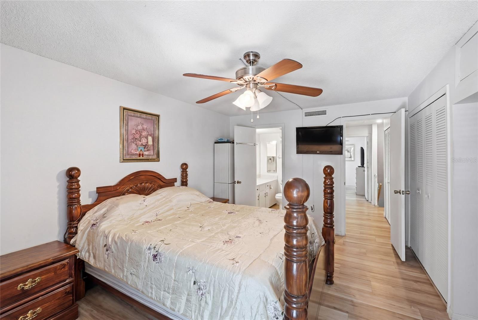 Image 19 of 25 For 404 Orlando Avenue 11b