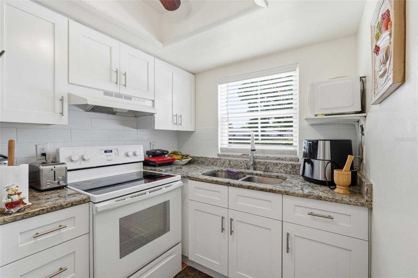 Image 3 of 25 For 404 Orlando Avenue 11b