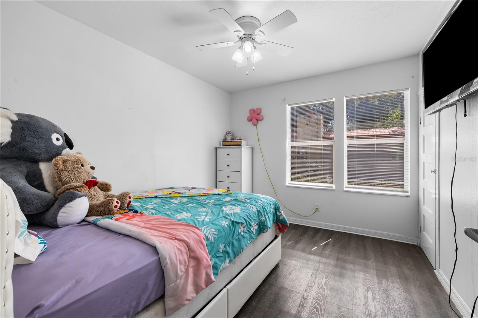 Image 18 of 41 For 117 Strickland Street