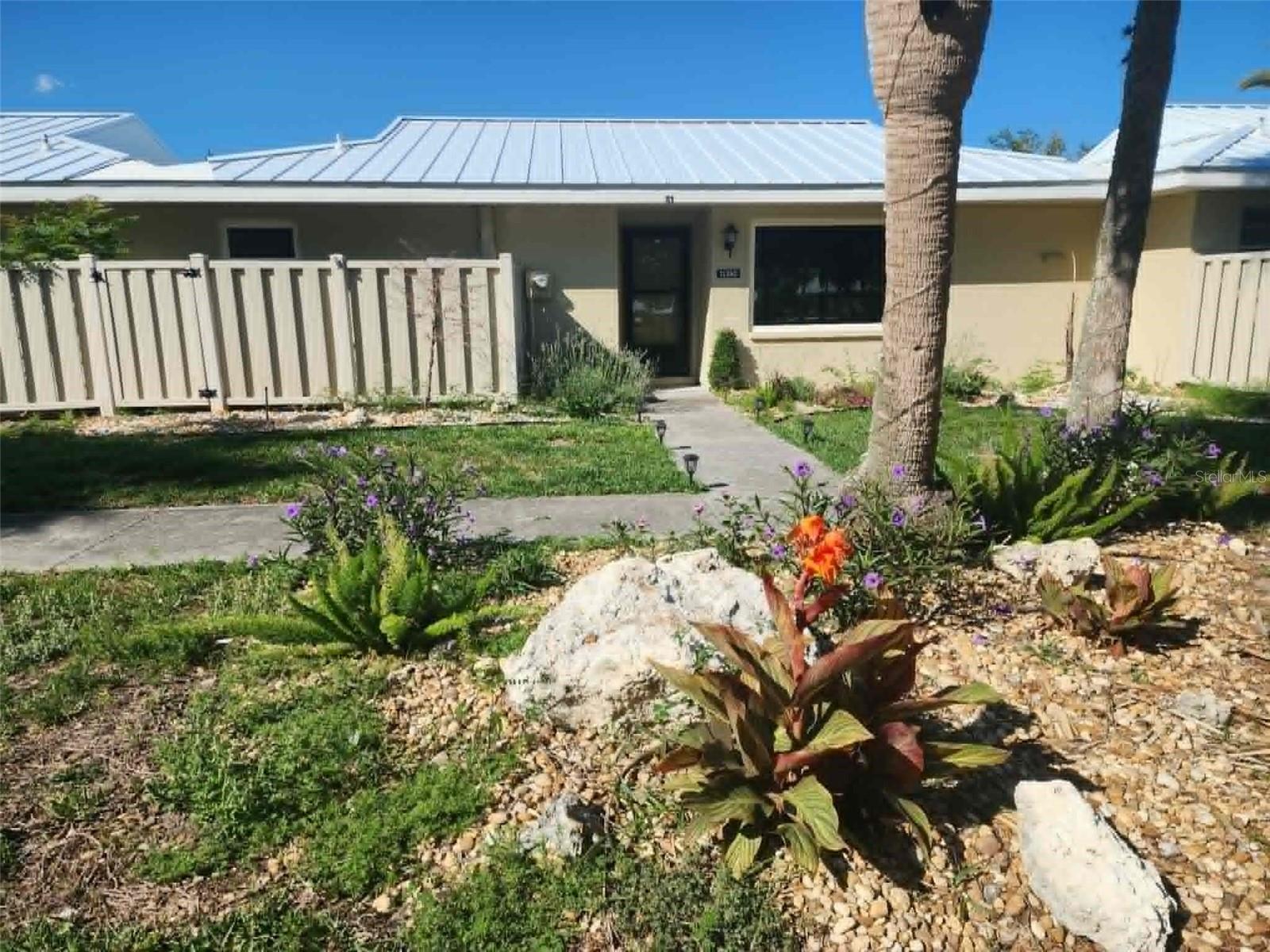 Listing Details for 11352 Bayshore Drive, CRYSTAL RIVER, FL 34429