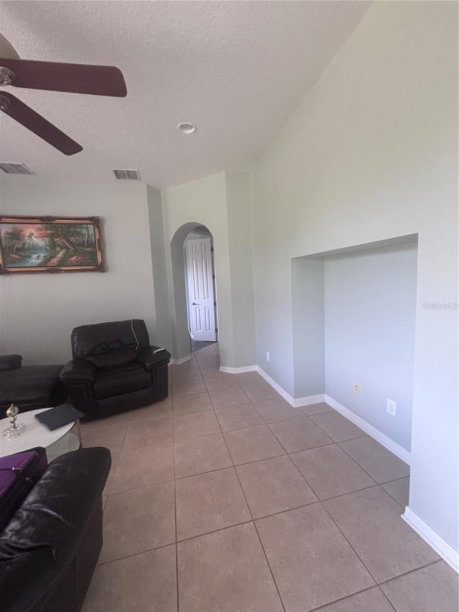 Image 18 of 24 For 818 Pecori Terrace