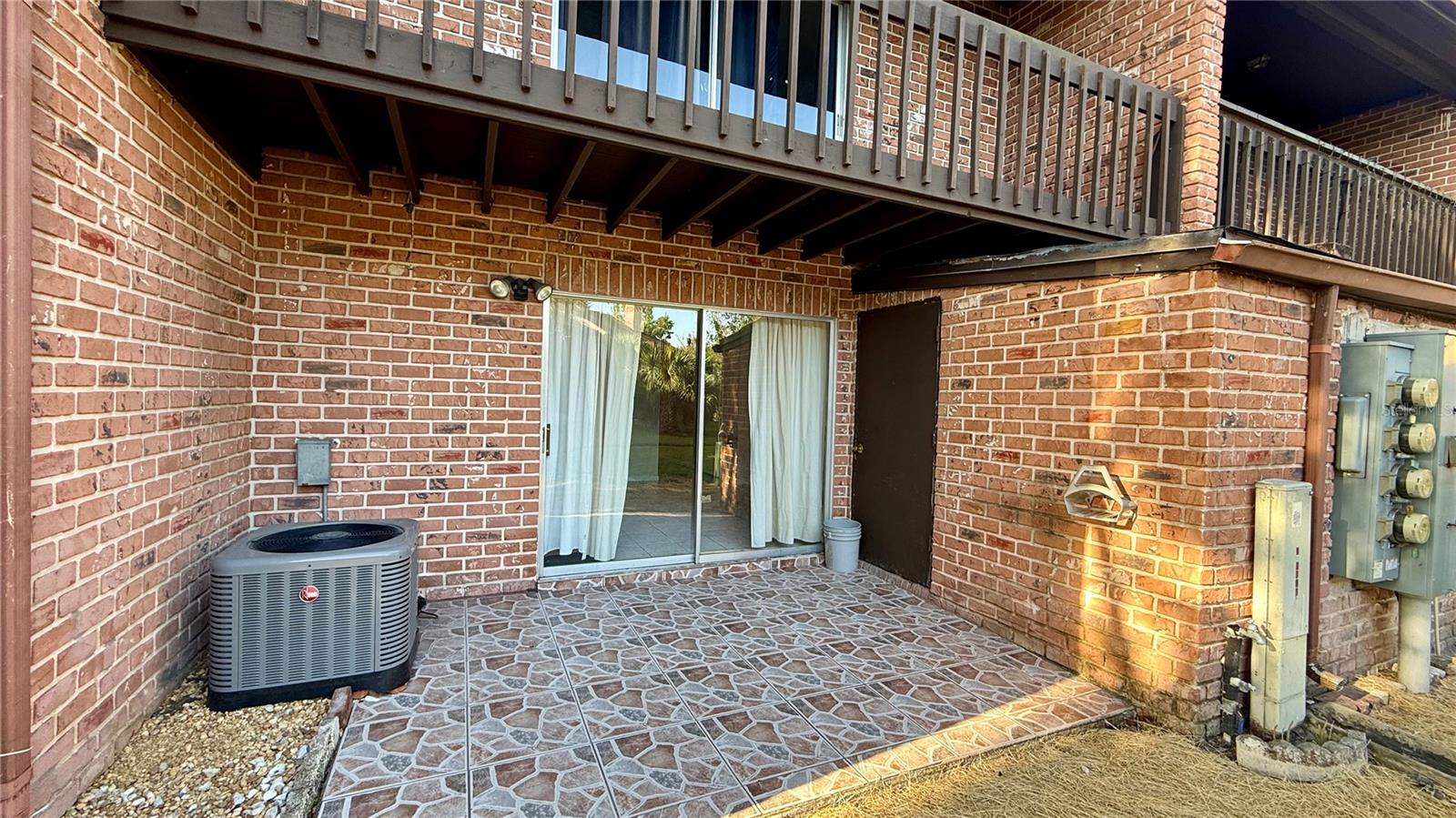 Image 3 of 18 For 2385 Tom Jones Street 4c
