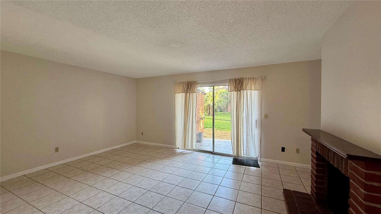 Image 8 of 18 For 2385 Tom Jones Street 4c