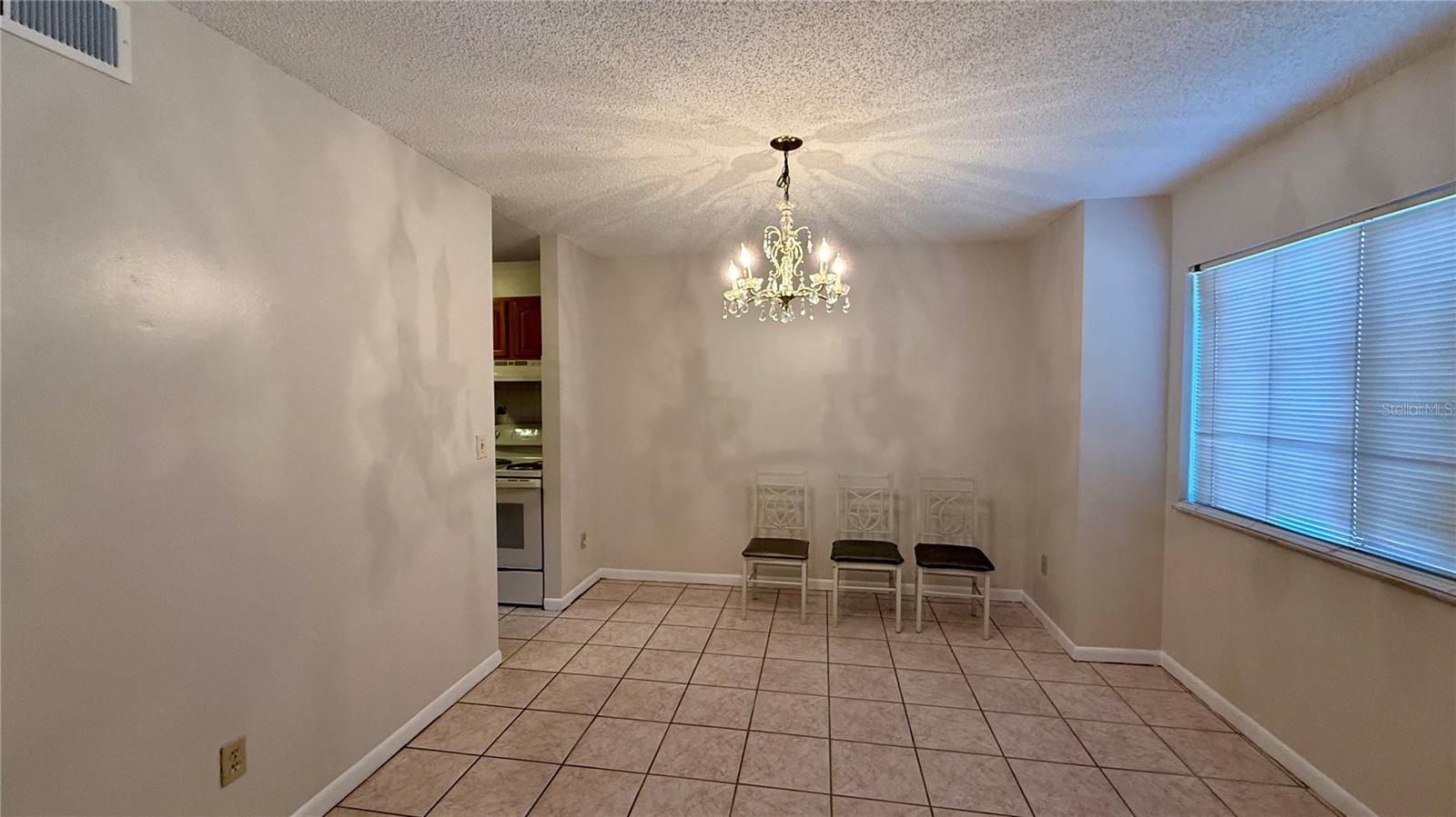 Image 9 of 18 For 2385 Tom Jones Street 4c